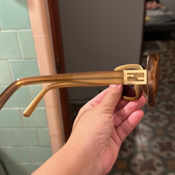 Fendi glasses with case - Picture 2 of 3